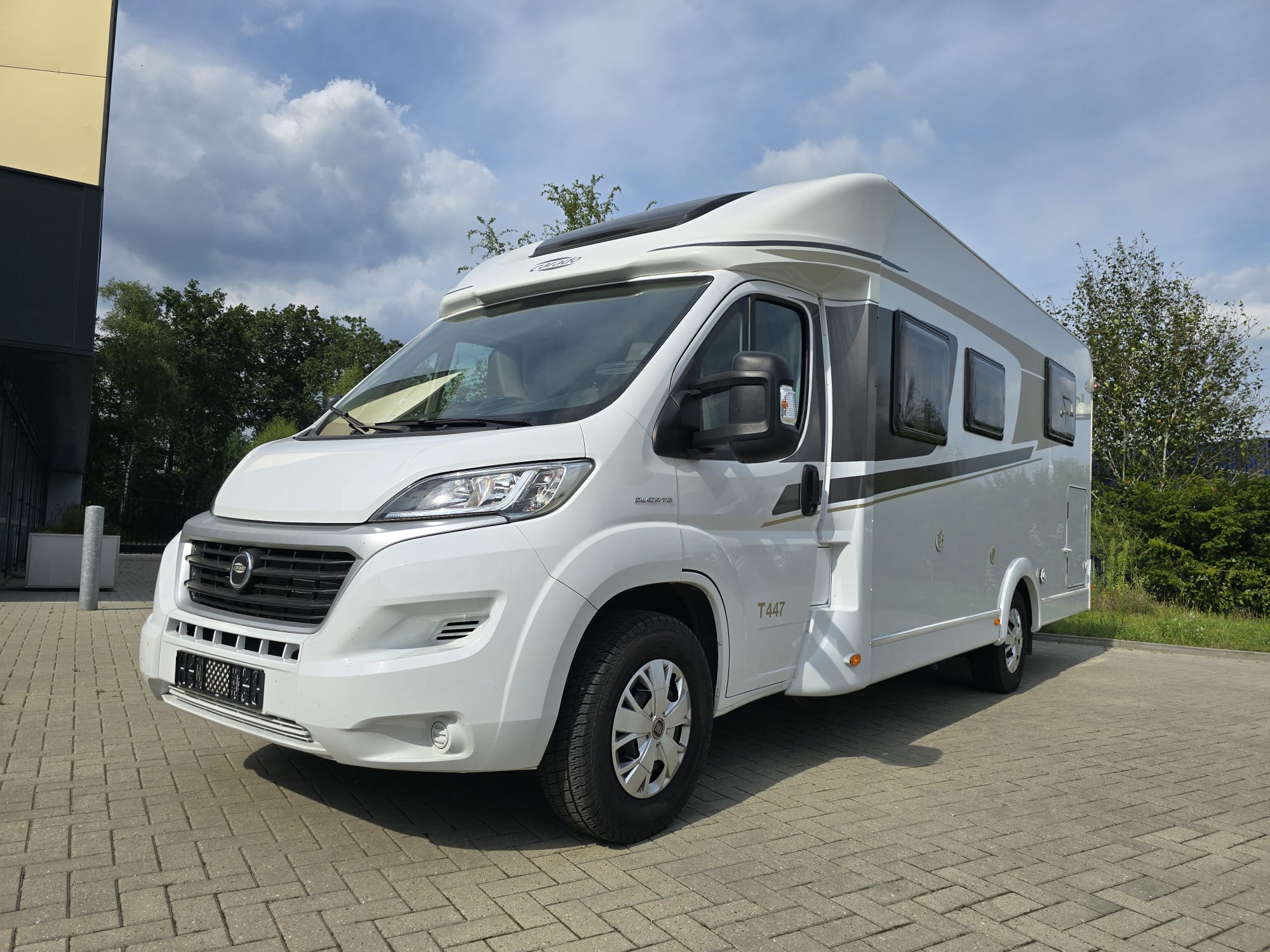 Hymer Carado T447 Automaat, 140PK 2019, Hefbed en Enkele bedden