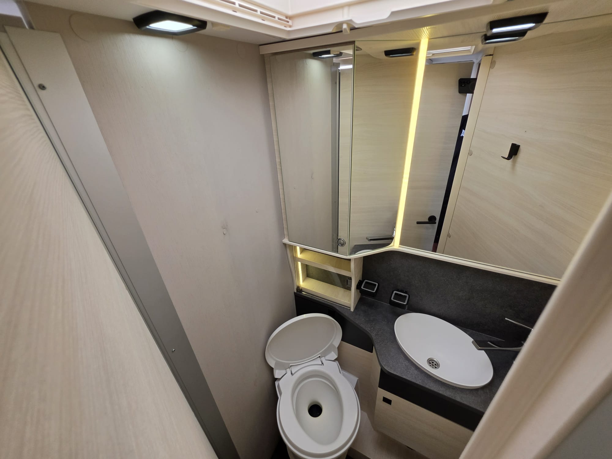 Chausson 788 Titanium Ultimate 170PK Automaat Face to Face