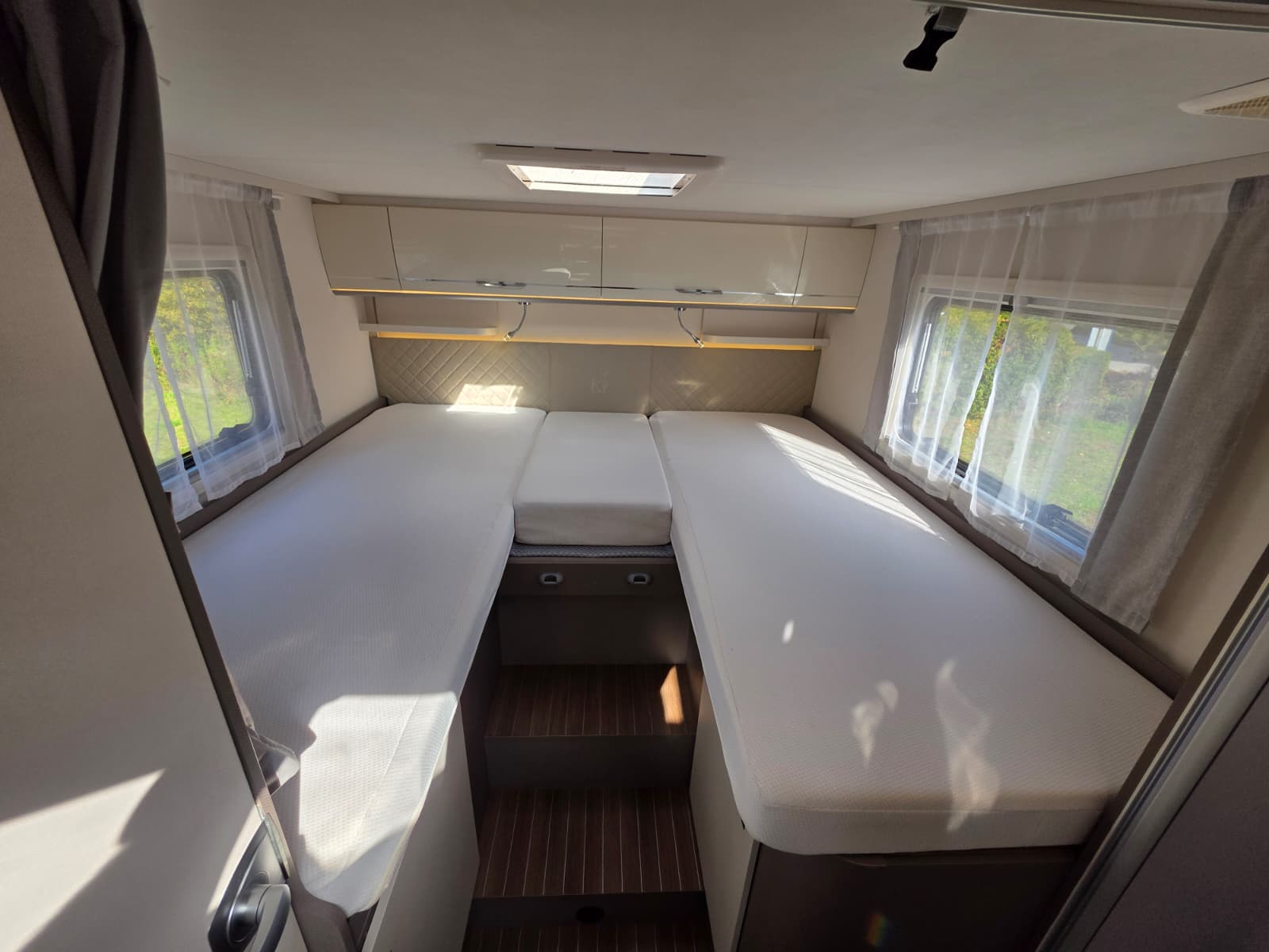 Hymer Etrusco 7400 EB, 140PK 2022, Enkele bedden en hefbed