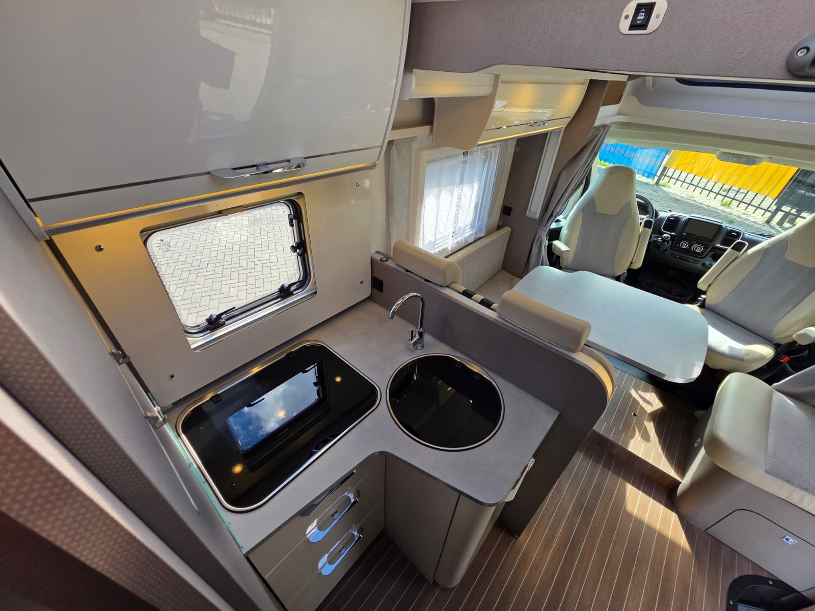 Hymer Etrusco 7400 EB, 140PK 2022, Enkele bedden en hefbed