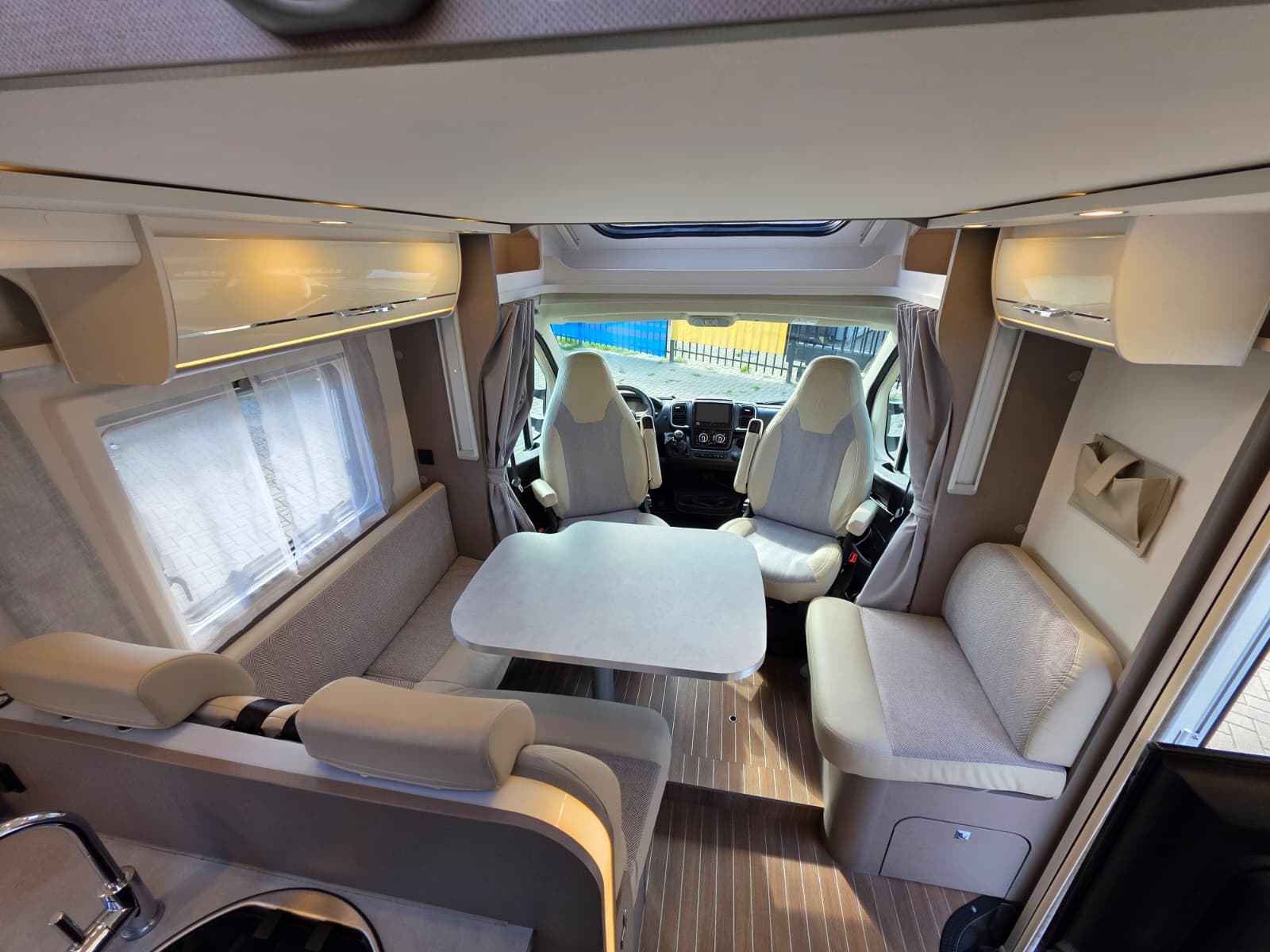 Hymer Etrusco 7400 EB, 140PK 2022, Enkele bedden en hefbed