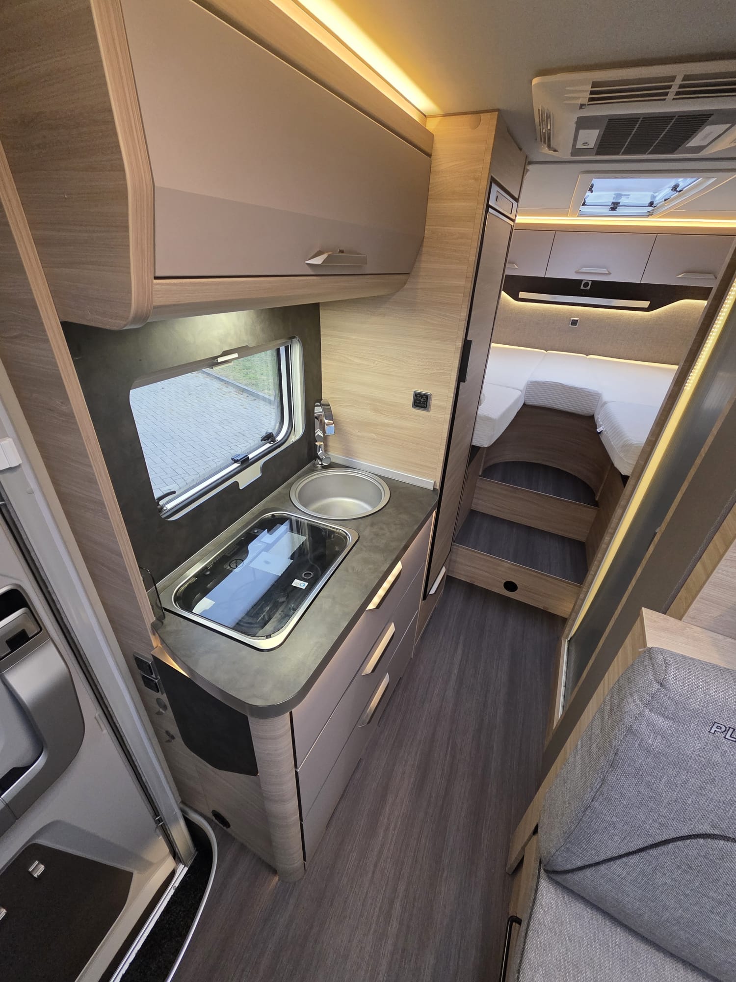 Knaus VAN TI 650 MEG Platinum Selection, 140 PK 2022 Enkele bedden